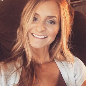 Meet your Posher, Alyssa